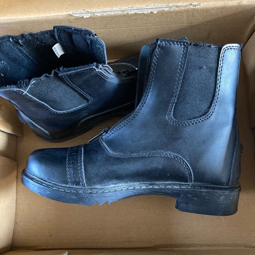 Tuff rider girls size 2 black paddock boots